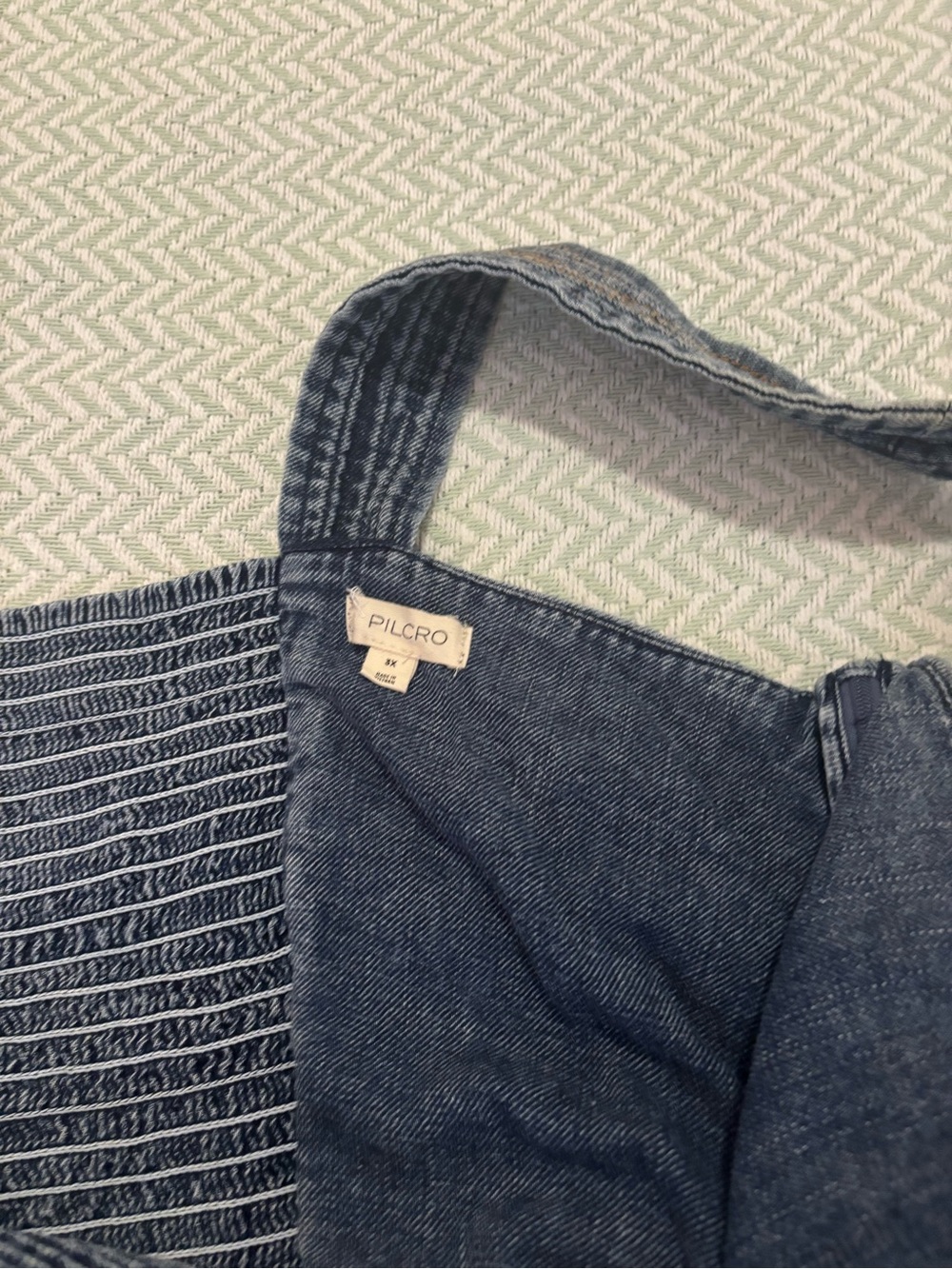 Pilcro Navy Ruched Tank Top - Picture 2 of 3